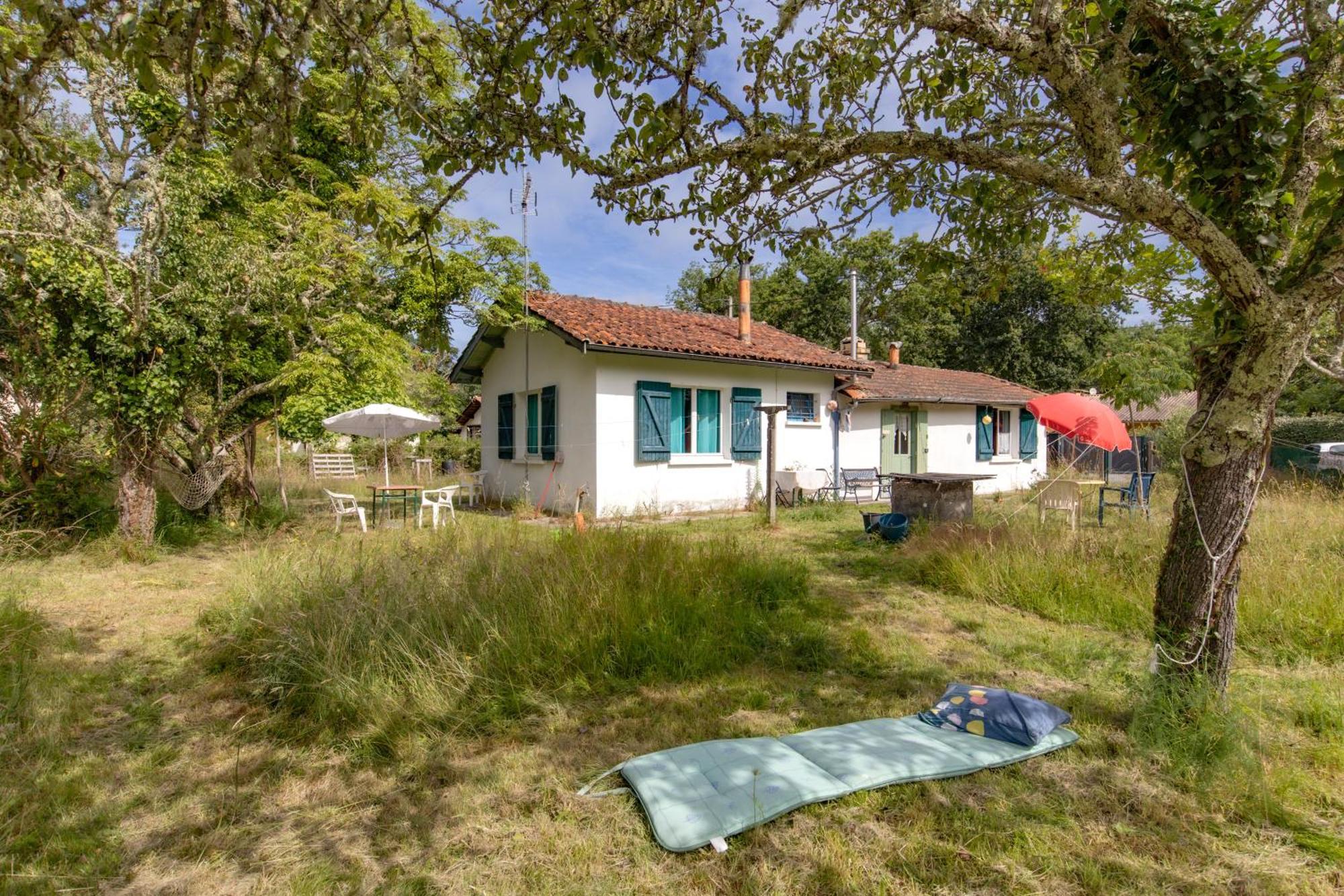 Petite Maison Rustique Et Atypique Hourtin Exterior photo